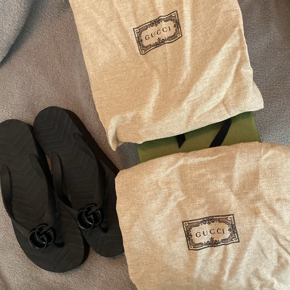 Authentic Gucci rubber Chevron platform flip-flops - Picture 5 of 8